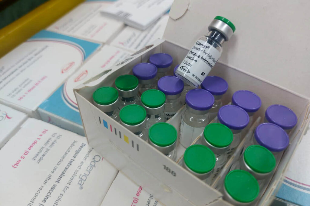 Doses da vacina Qdenga, do laboratório Tanaka, projetadas para prevenir a dengue