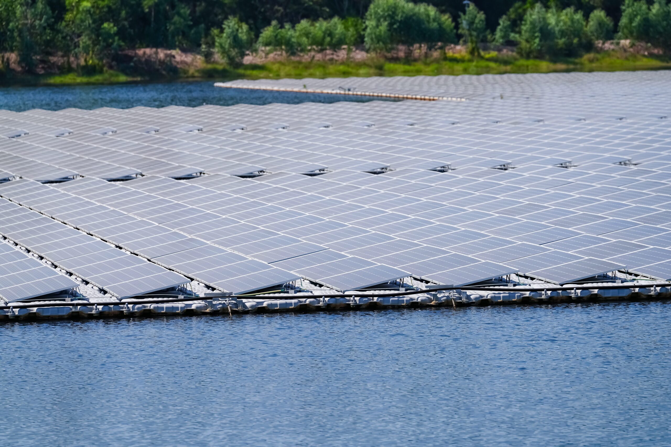 Itaipu vai investir US$ 1 milhão em usina solar flutuante no reservatório