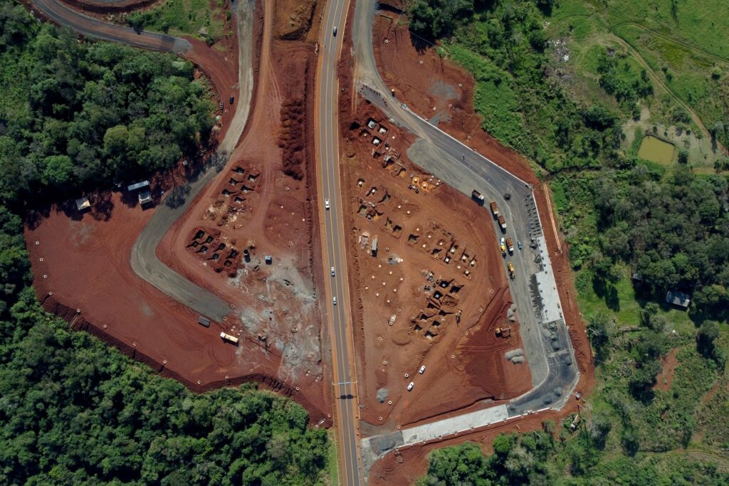 Imagem aérea do canteiro de obras da aduana