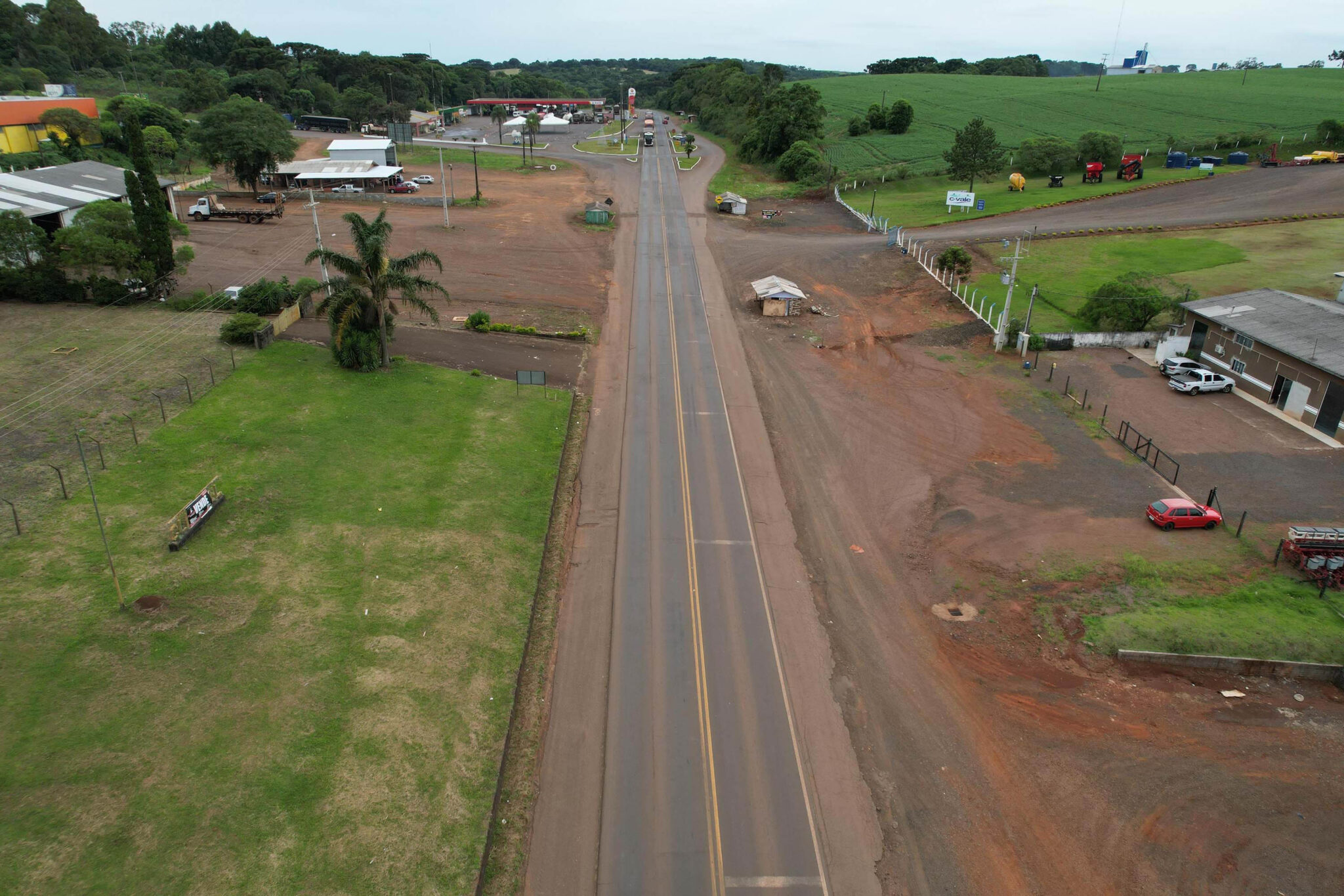 Imagem aérea de estrada