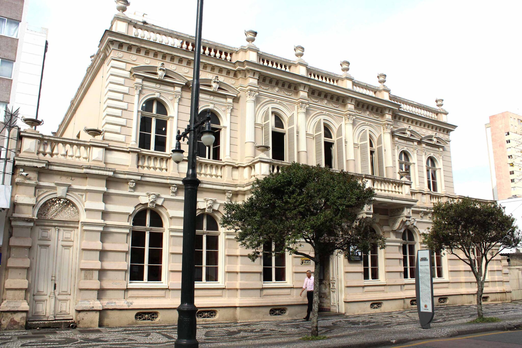 Fachada do Museu da Imagem e do Som do Paraná - Foto: Divulgação / MIS PR