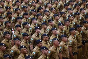 Entenda as mudanças nas carreiras dos policiais e bombeiros militares do Paraná