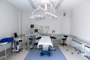 sala de cirurgia equipada