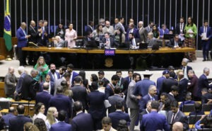 Congresso aprova projeto e Paraná ganha um deputado federal a partir de 2027