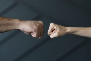 A psicologia do conflito construtivo por trás das boas decisões