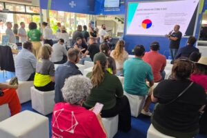 Plateia assiste à apresentação do mapeamento do Sebrae sobre startups do Paraná durante o Show Rural Coopavel 2026
