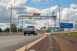 Pórtico de cobrança de pedágio sem parada da EPR Iguaçu