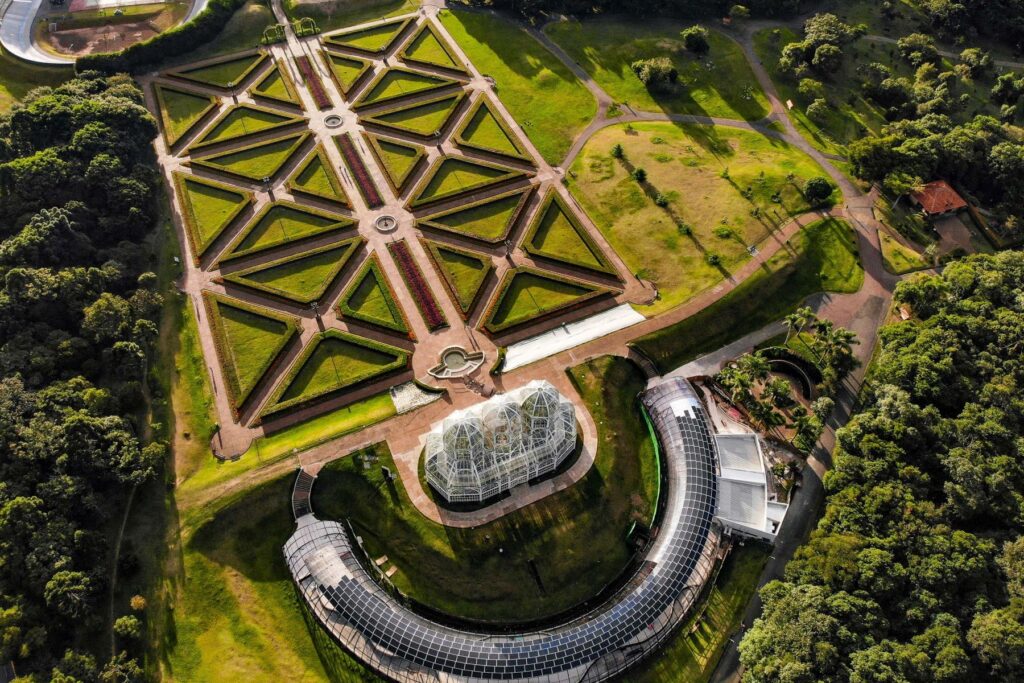 O Jardim Botânico de Curitiba, uma cidade pólo para o turismo no Paraná