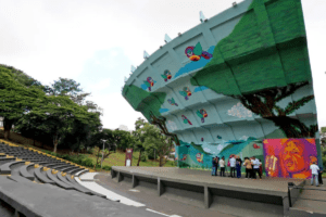 Londrina volta a ter carnaval oficial; folia começa nesta sexta (13)