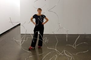 Mostra com obras que investigam o corpo, a matéria e o vazio abre no MuMA neste sábado (14)