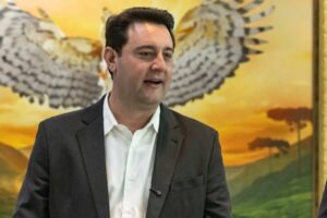 O governador Carlos Massa Ratinho Junior em evento no Palácio Iguaçu