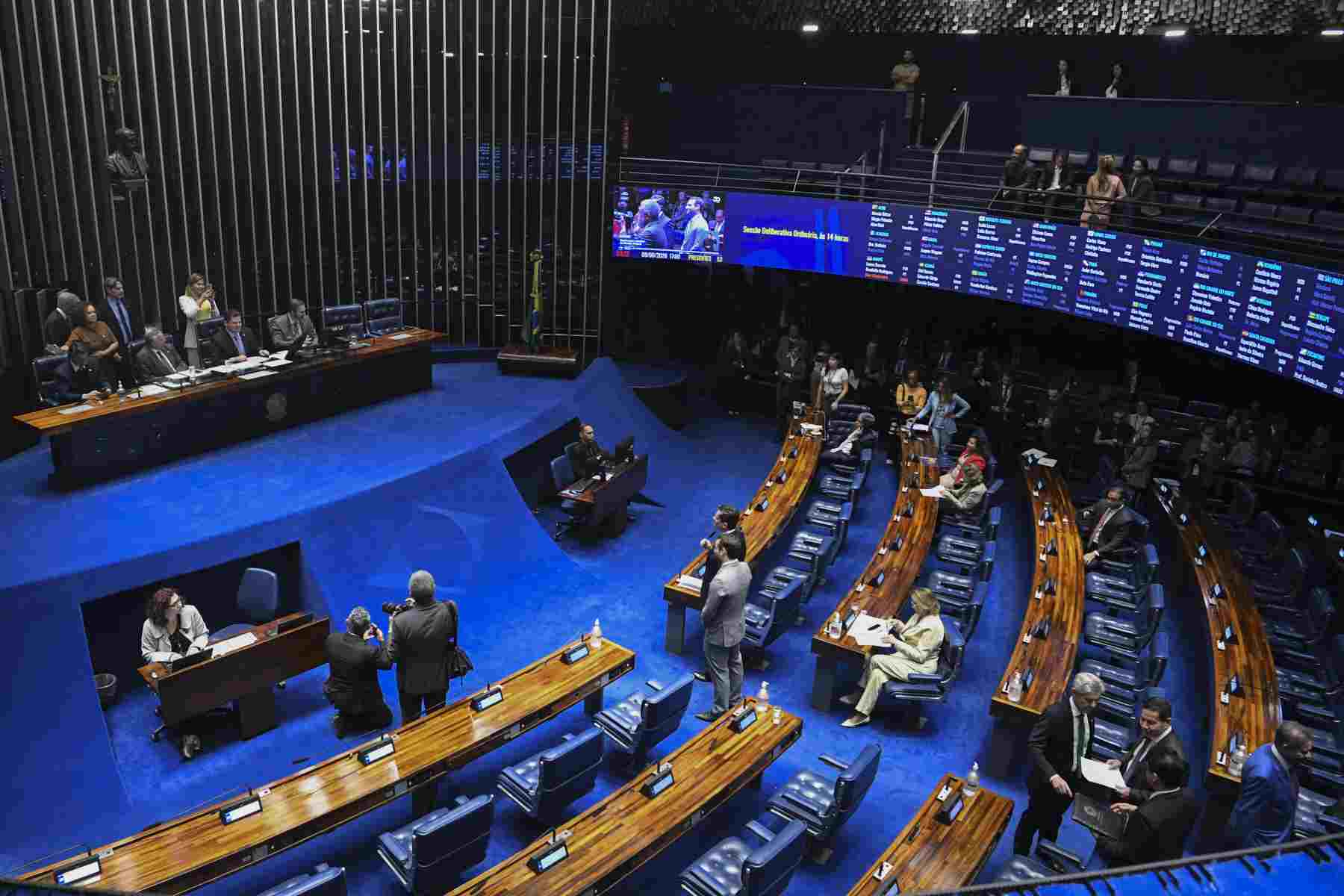 Paraná Pesquisas de junho mostra disputa quente pelas vagas no Senado; veja os números