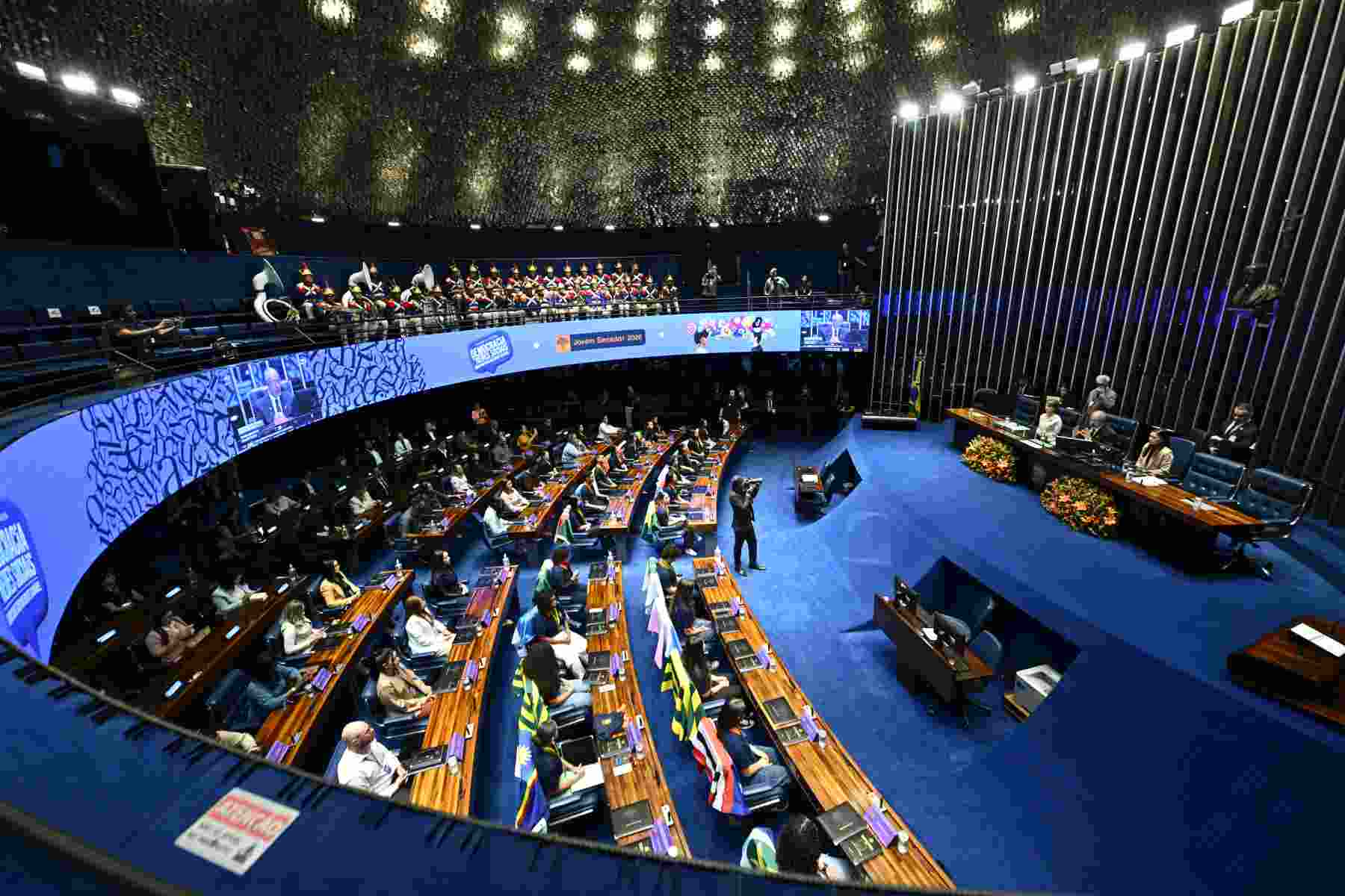 Paraná Pesquisas mostra disputa em aberto pelas vagas no Senado; confira os números